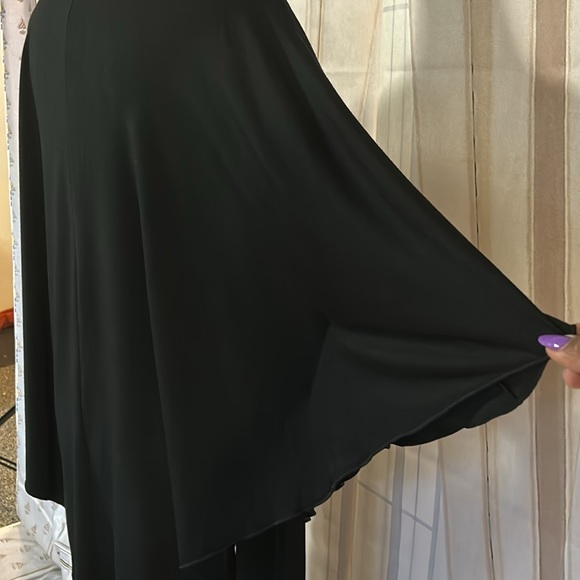 Beautiful butterfly pantset. Casual dressy two piece elephant leg V shape tunic. - Picture 7 of 7